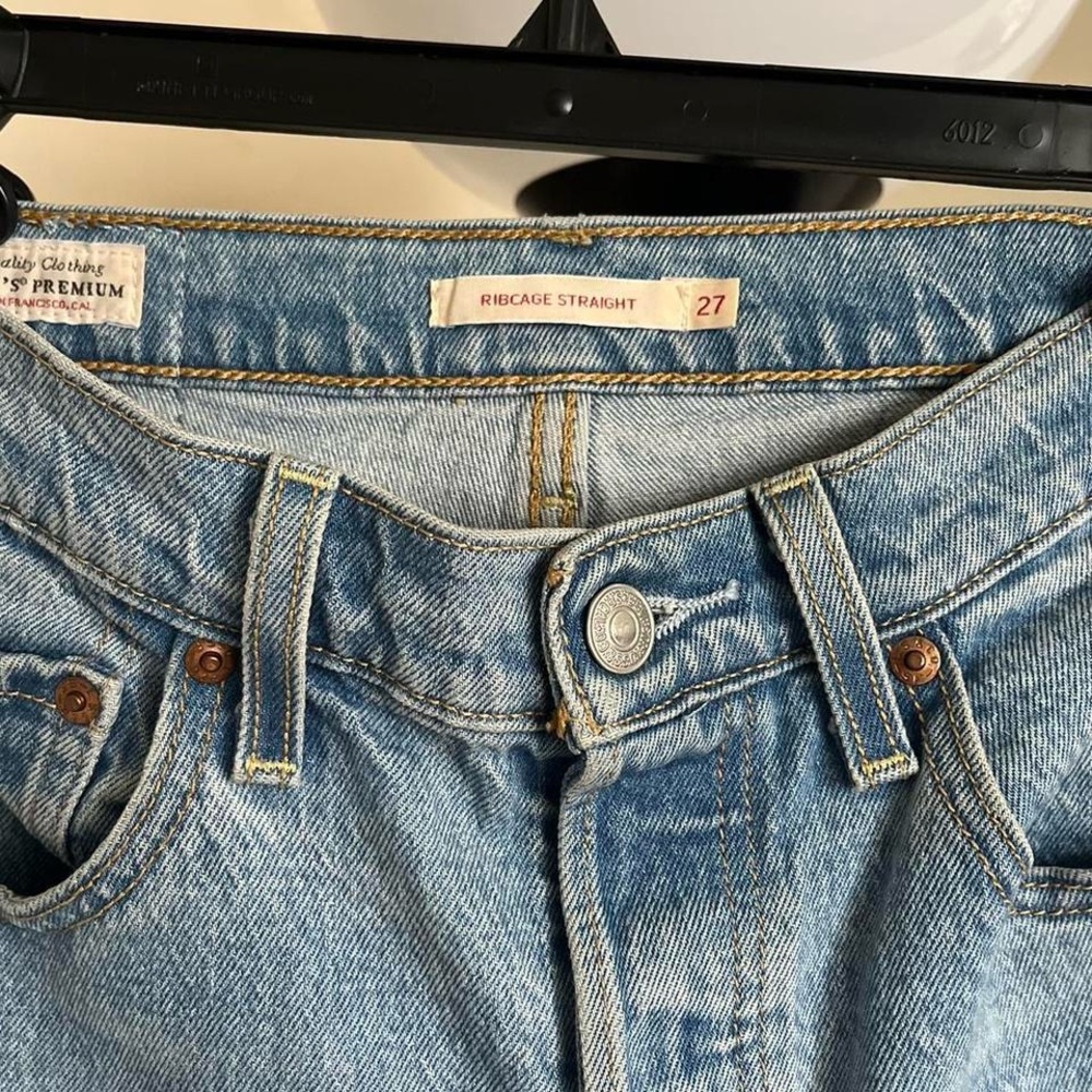 Levi’s Ribcage Straight - Picture 4 of 5
